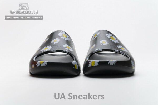 FB6348-16 adidas Yeezy Slide - Image 4