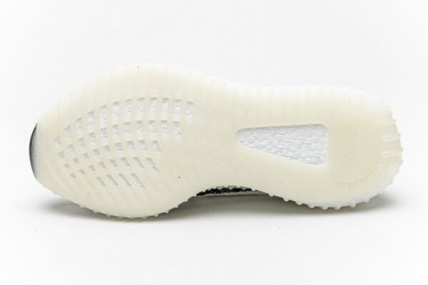 Burberry x Yeezy Boost 350 V2 - Image 12