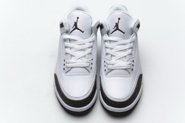 136064-122 Air Jordan 3 Retro 'Mocha' - Image 4