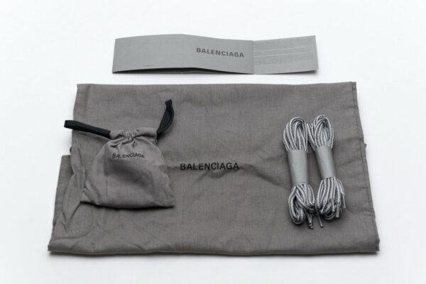 555032 W1GB7 1214 Balenciaga Tess S.Grey - Image 11