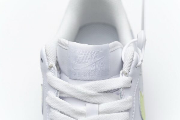 Air Jordan 1 Mid - Image 13
