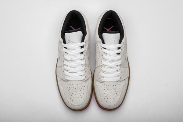 Air Jordan 1 Low Hyper Pink 553558-119 - Image 4