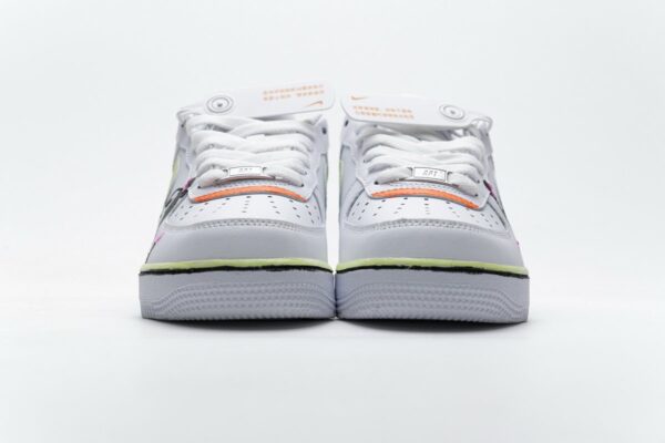 Air Jordan 1 Mid - Image 5