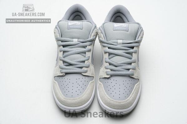 AR0778-110 Nike SB Dunk Low TRD “Summit White” - Image 3