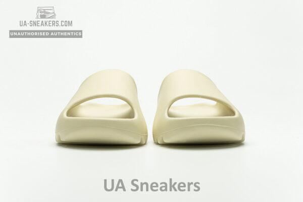 Adidas Yeezy Slide “Desert Sand” - Image 2