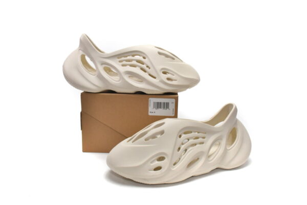 G55486 adidas Yeezy Foam Runner Ararat - Image 4