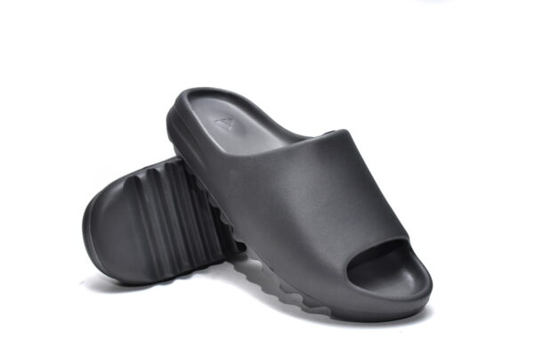 GQ6448 adidas Yeezy Slide Onyx - Image 6
