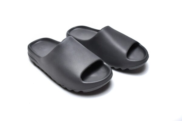 GQ6448 adidas Yeezy Slide Onyx - Image 2