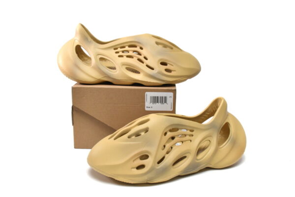 GV6843 adidas Yeezy Foam Runner Desert Sand - Image 4