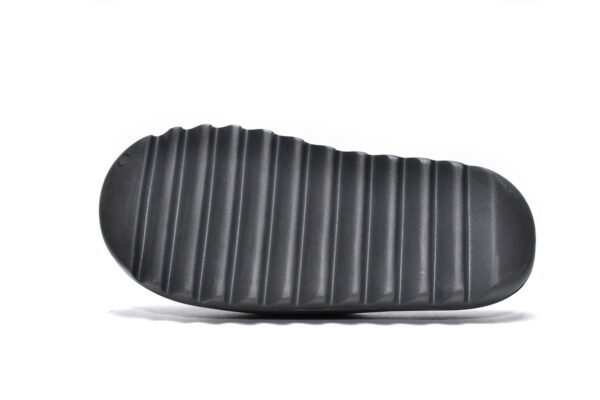GQ6448 adidas Yeezy Slide Onyx - Image 7