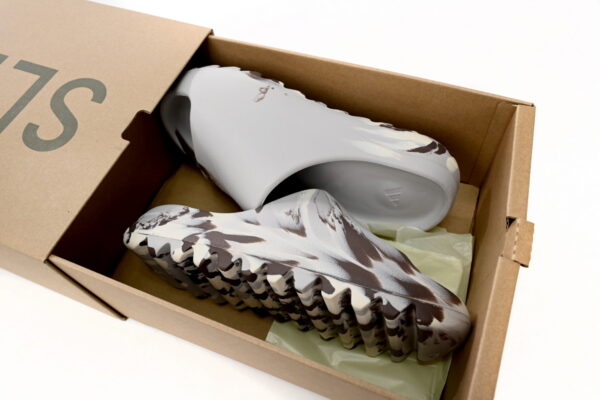 Adidas Yeezy Slide Enflame Oil Painting White Grey - Image 3