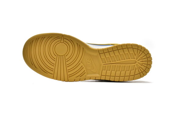 Nike SB Dunk Low Kobe - Image 8