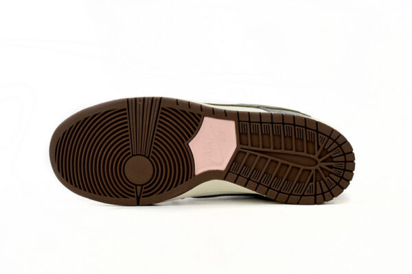 Yuto Horigome × Nike Dunk SB Low Champion Co Branding - Image 8