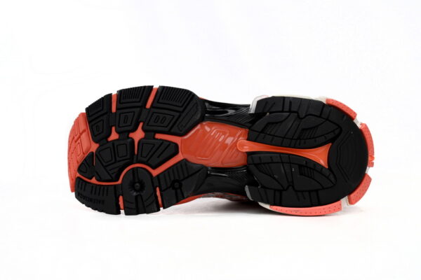 Balenciaga MEN'S RUNNER GRAFFITI SNEAKER IN BLACK - Image 4